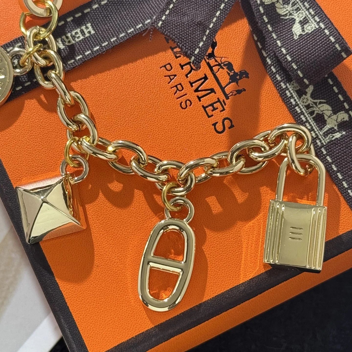 Hermès Charm Bracelet Silver Metal Accessories Jewelry - 9