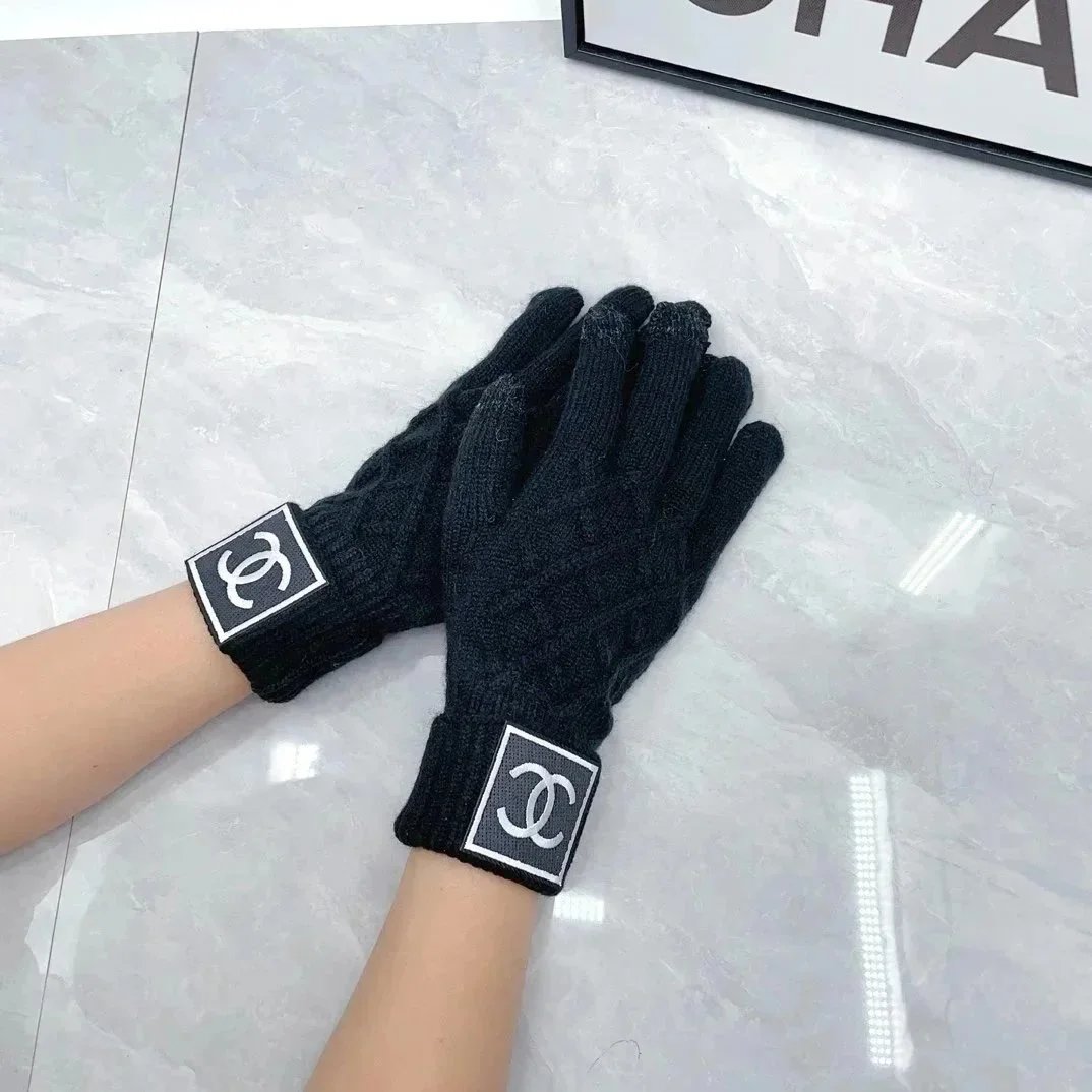 Dior Gloves Knit with Embroidered Bee Motif — 15