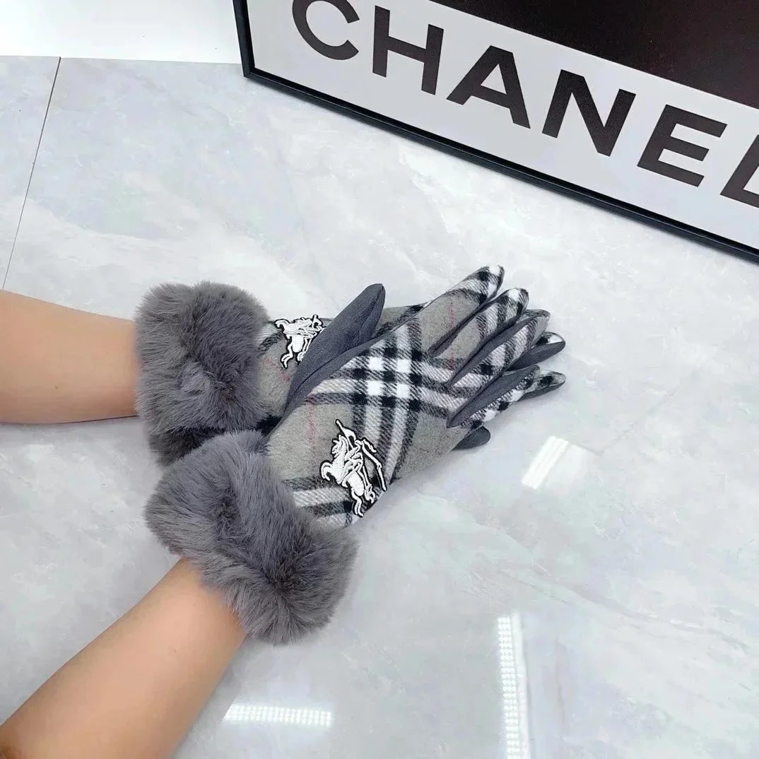 Dior Gloves Knit with Embroidered Bee Motif — 39