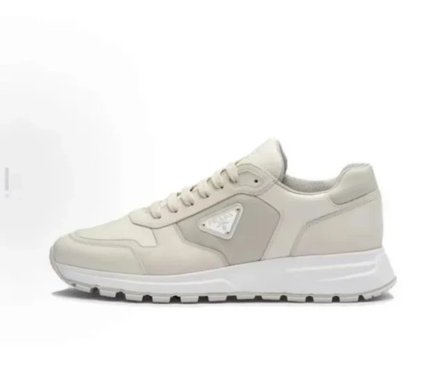 Prada Sneakers Low-Top Triangle Logo product detail image 6