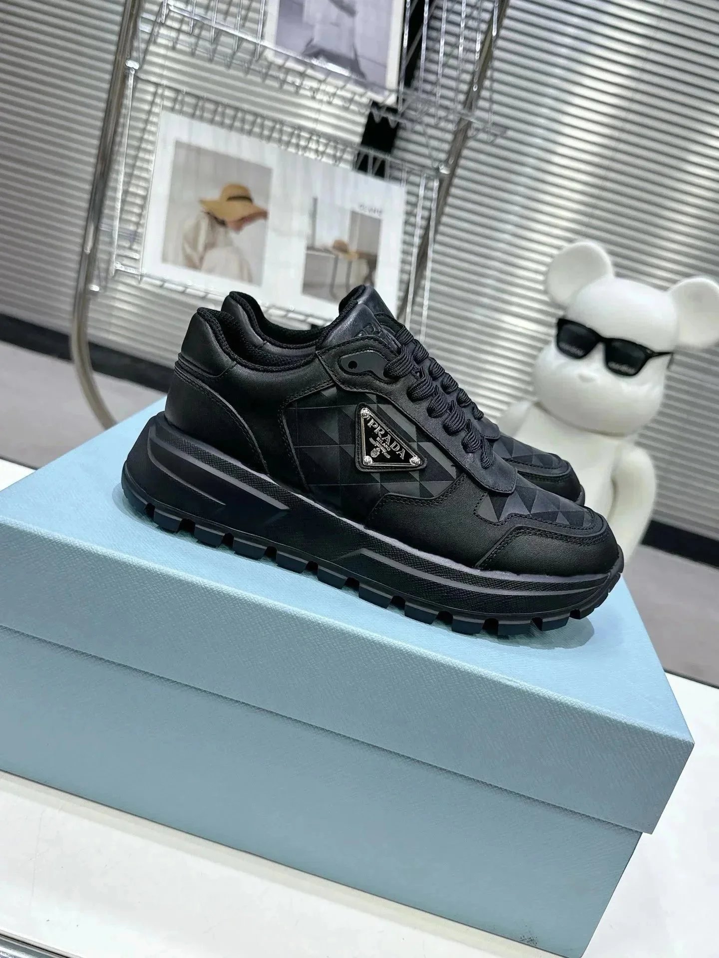 Prada Sneakers Low-Top Triangle Logo — 3