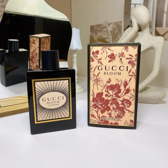 Marc Jacobs Multiple fragrance models product detail image 12