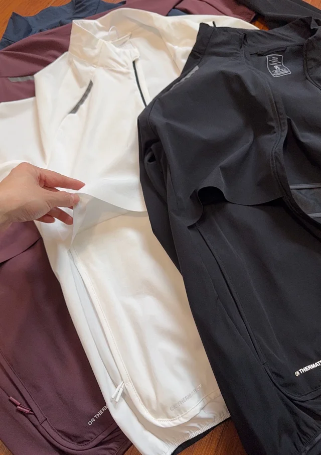 On Jackets Lightweight zip-front running jacket with reflective shoulder trim product detail image 14
