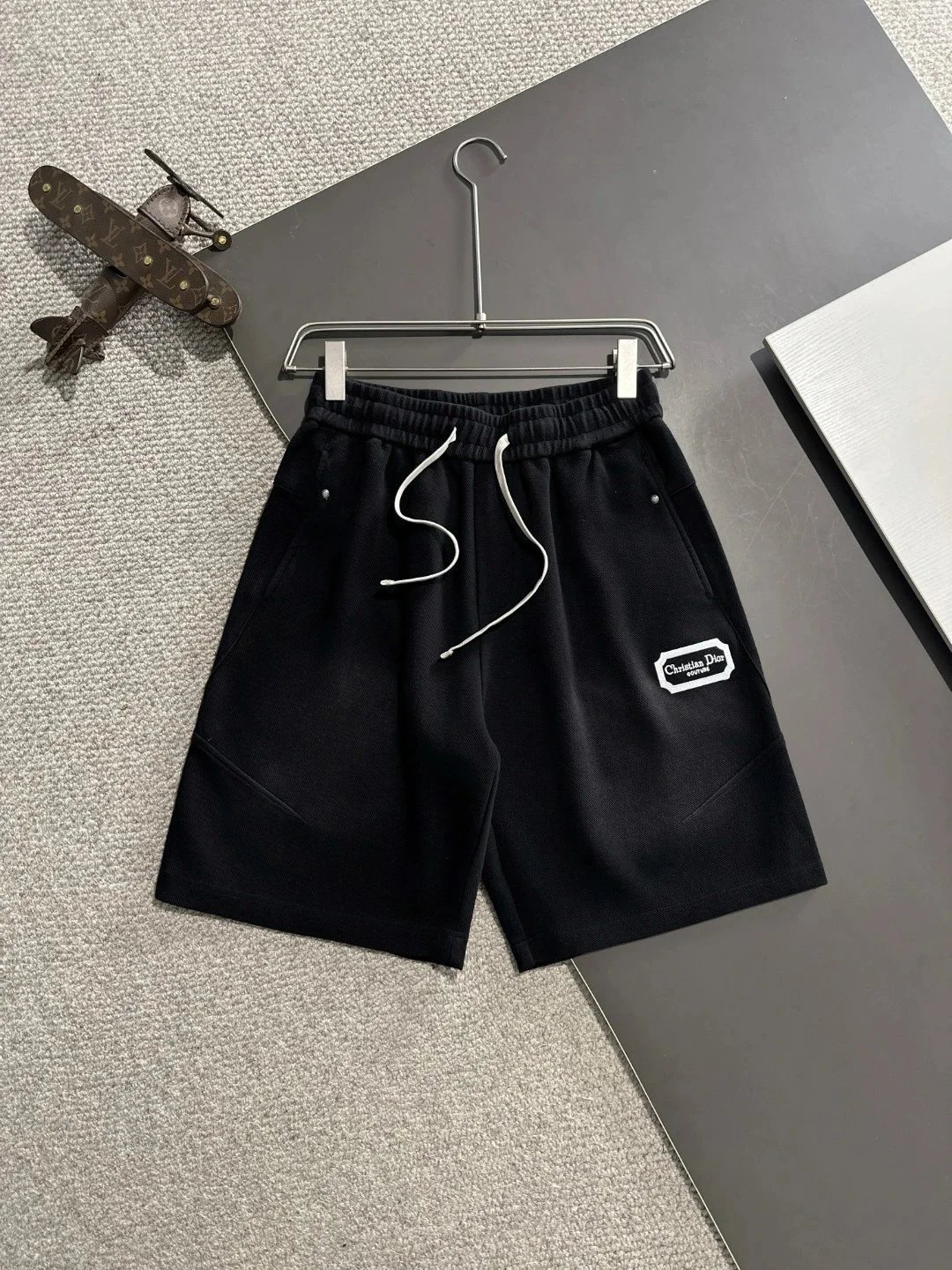 Burberry Shorts Elastic-waist drawstring with patch pockets — D*I OR