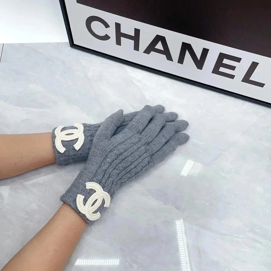 Dior Gloves Knit with Embroidered Bee Motif — 36