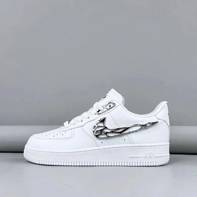Nike Sneakers Air Force 1 Low with skeletal Swoosh detail product detail image 4