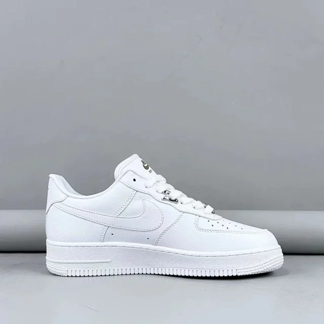 Nike Sneakers Air Force 1 Low with skeletal Swoosh detail product detail image 6