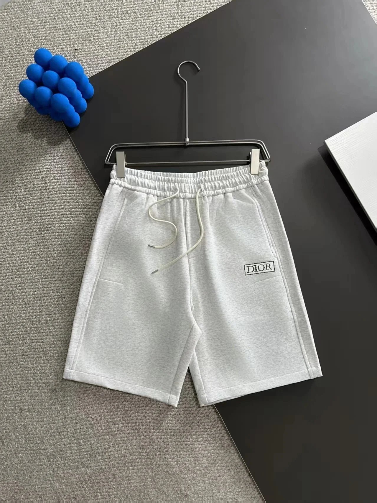 Dior Shorts Drawstring cargo with logo patch — 4DI*OR