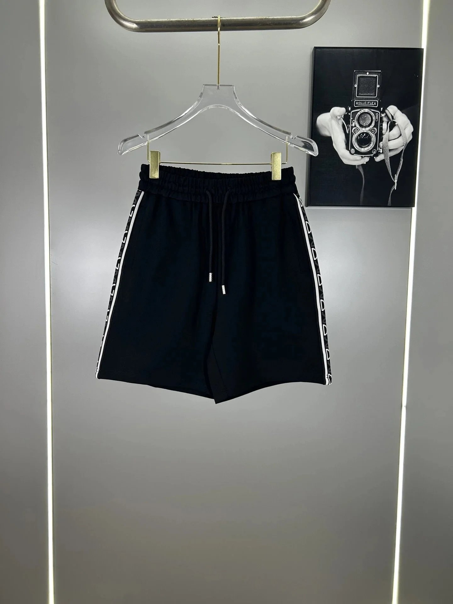 Dior Shorts Drawstring cargo with logo patch — 19DI*OR