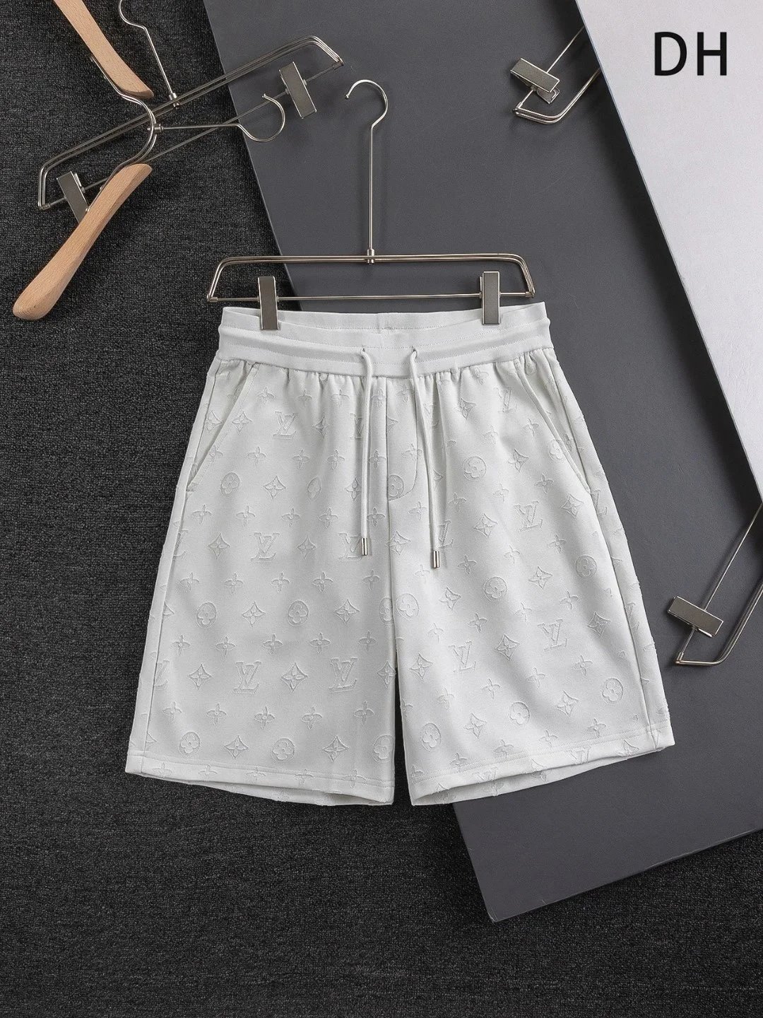 Burberry Shorts Elastic-Waist Drawstring — L*OUIS VU*ITTON