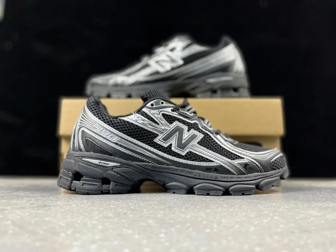 New Balance Sneakers 740 image 13