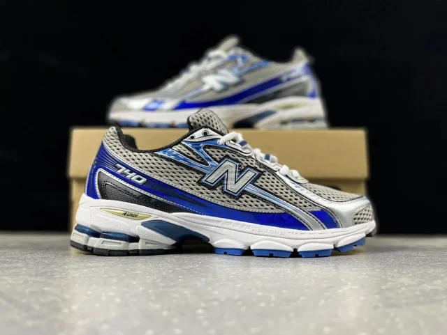 New Balance Sneakers 740 product detail image 6