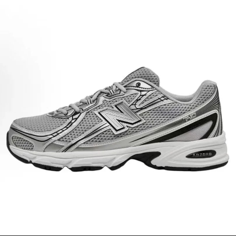 New Balance Sneakers 740 — 22