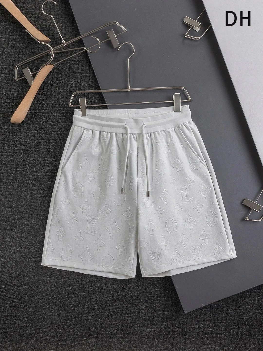 Burberry Shorts Elastic-Waist Drawstring — LO*UIS VUITTO*N