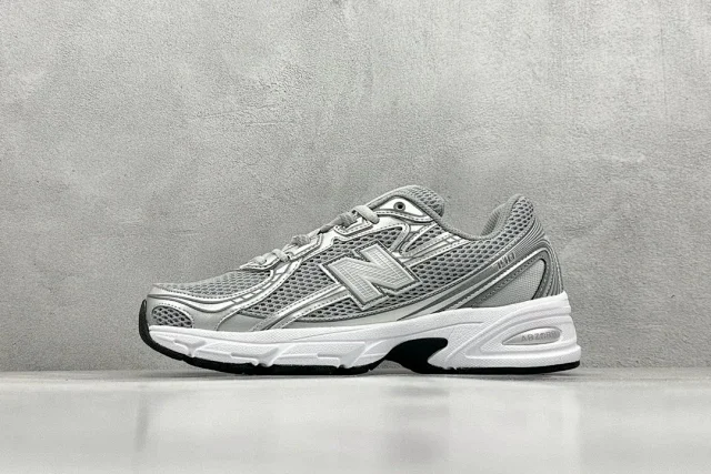 New Balance Sneakers 740 product detail image 5
