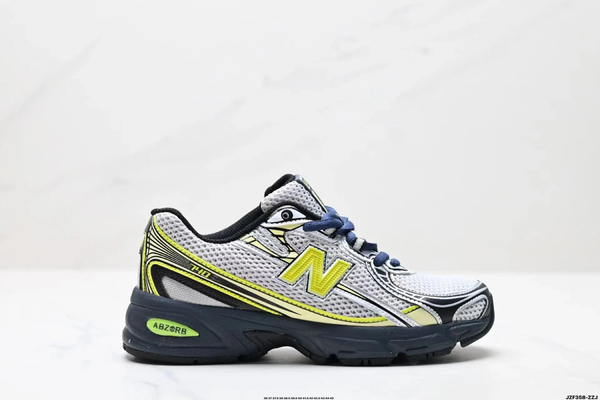 New Balance Sneakers 740 — 29