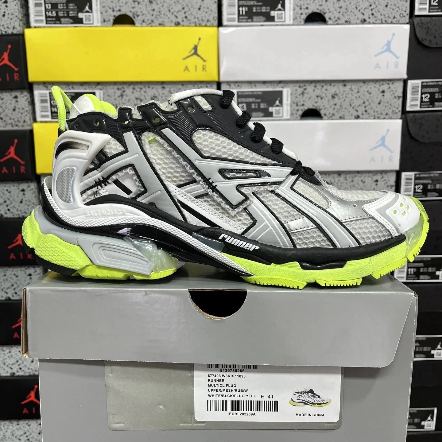 Balenciaga Sneakers Pumper Runner — Seventh-generation black, white, and yellow P1093