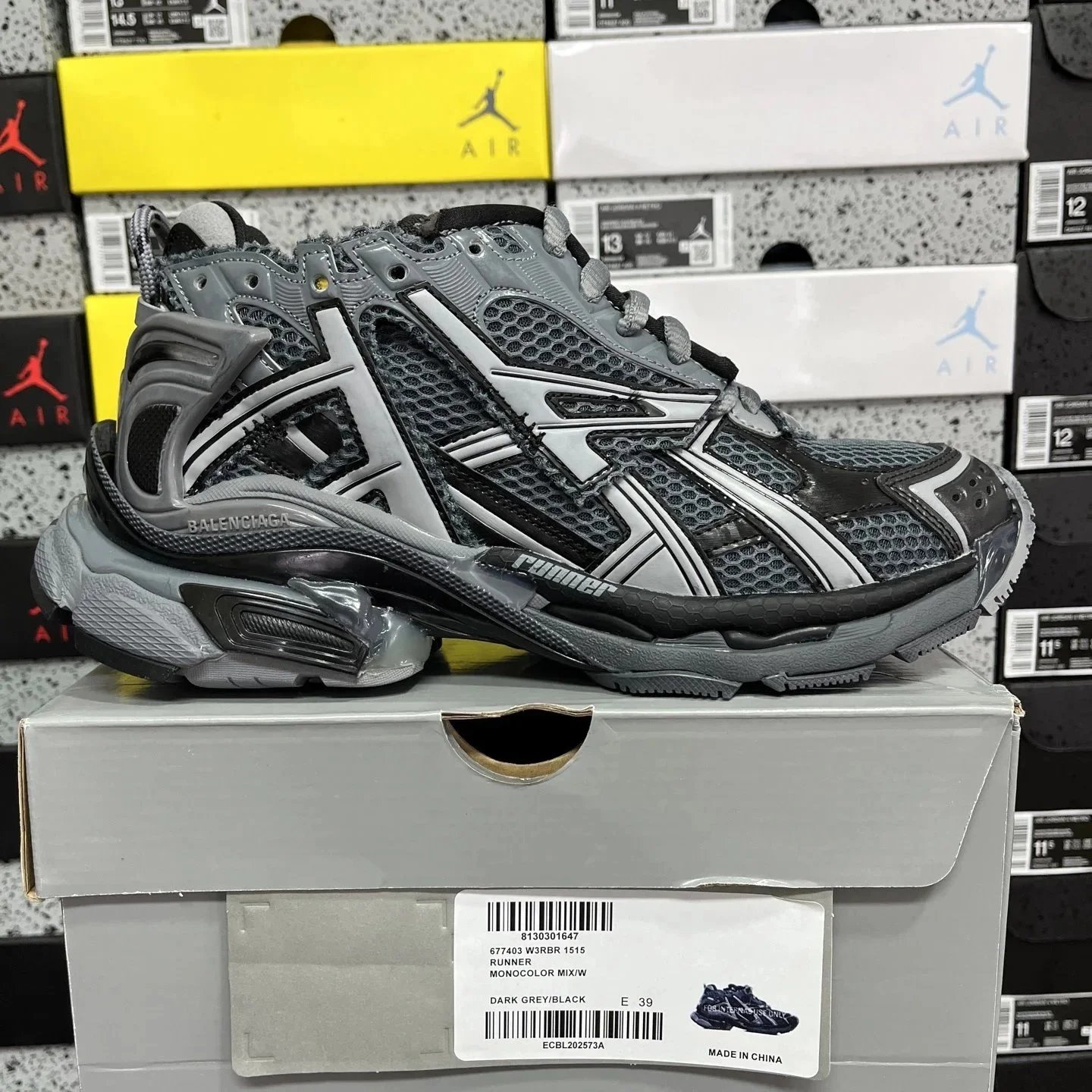 Balenciaga Sneakers Pumper Runner — Seventh-generation carbon gray R1515