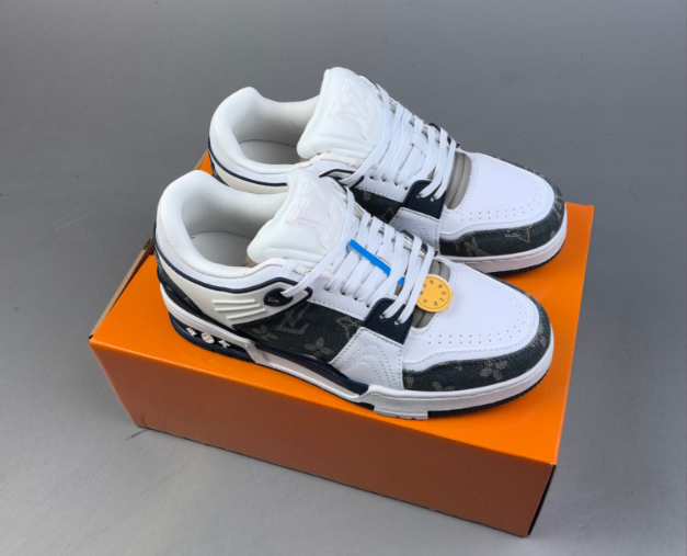 Louis Vuitton Sneakers LV Trainer — 12