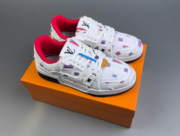 Louis Vuitton Sneakers LV Trainer product detail image 9