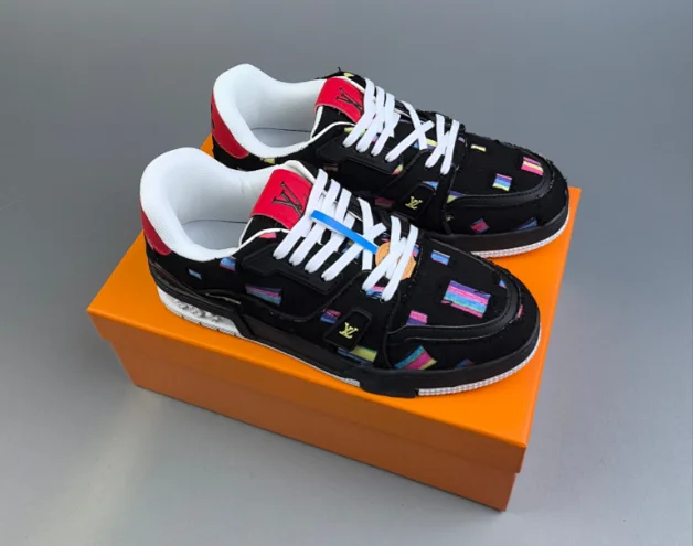 Louis Vuitton Sneakers LV Trainer product detail image 5