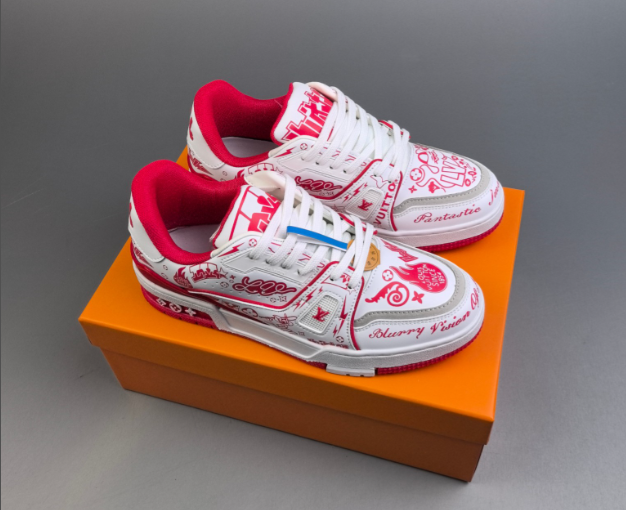 Louis Vuitton Sneakers LV Trainer — 24