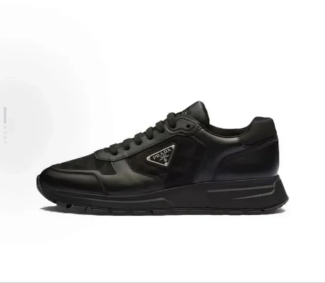 Prada Sneakers Low-Top Triangle Logo product detail image 8
