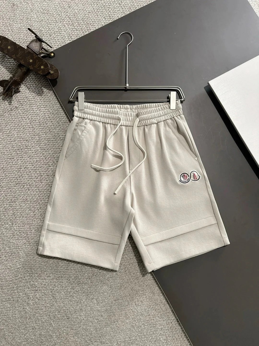 Burberry Shorts Elastic-waist drawstring with patch pockets — MO*NCLER