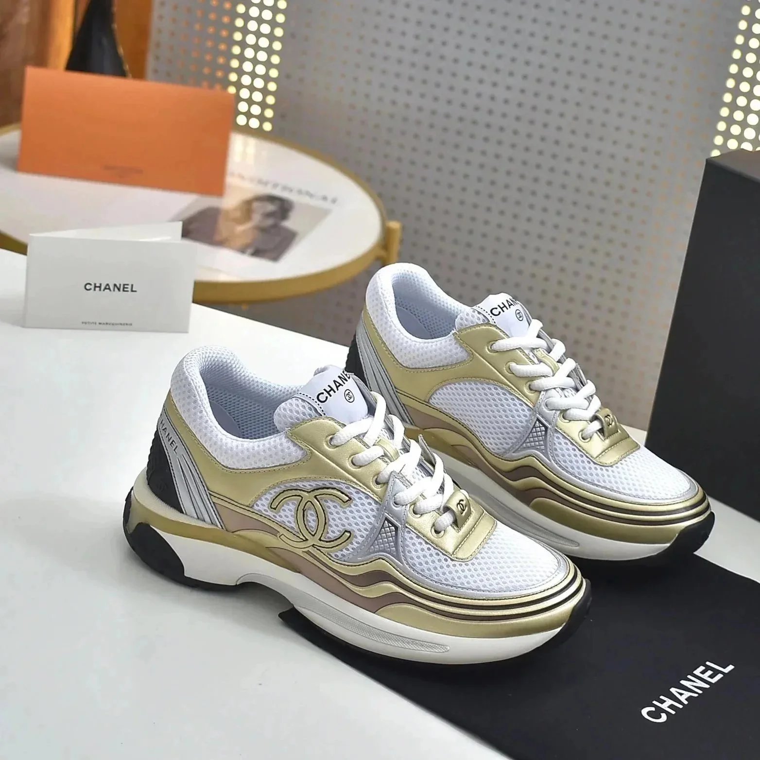 Chanel Sneakers G39792 mesh with interlocking CC logo image 3