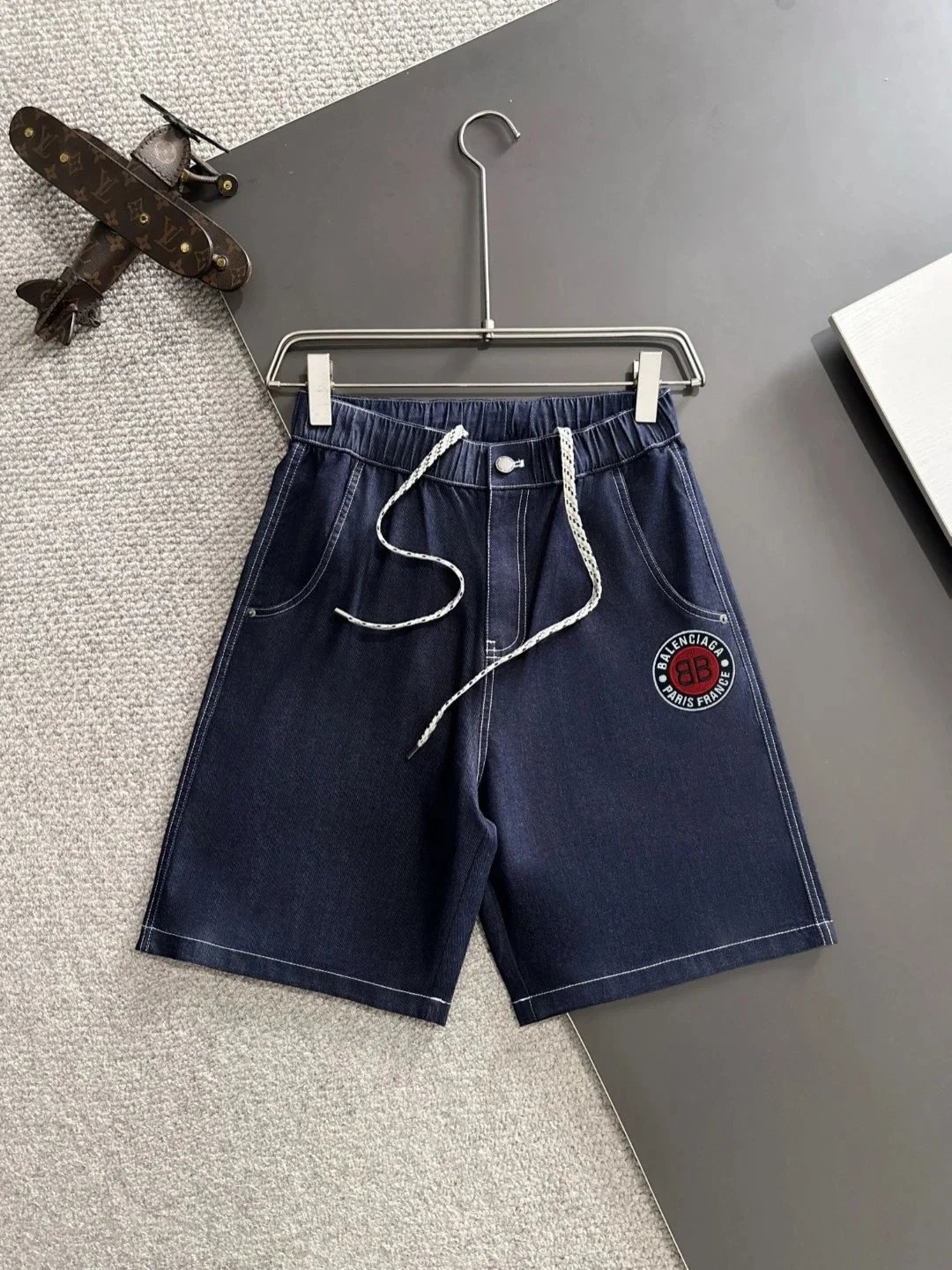 Burberry Shorts Elastic-waist drawstring with patch pockets — B*ALENCIAGA