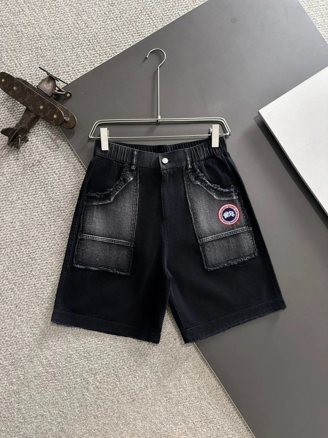 Burberry Shorts Elastic-waist drawstring with patch pockets — CANAD G*OOS