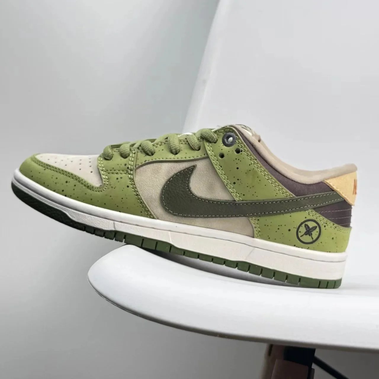 Nike Sneakers SB Dunk Low — Green Feather YUTO