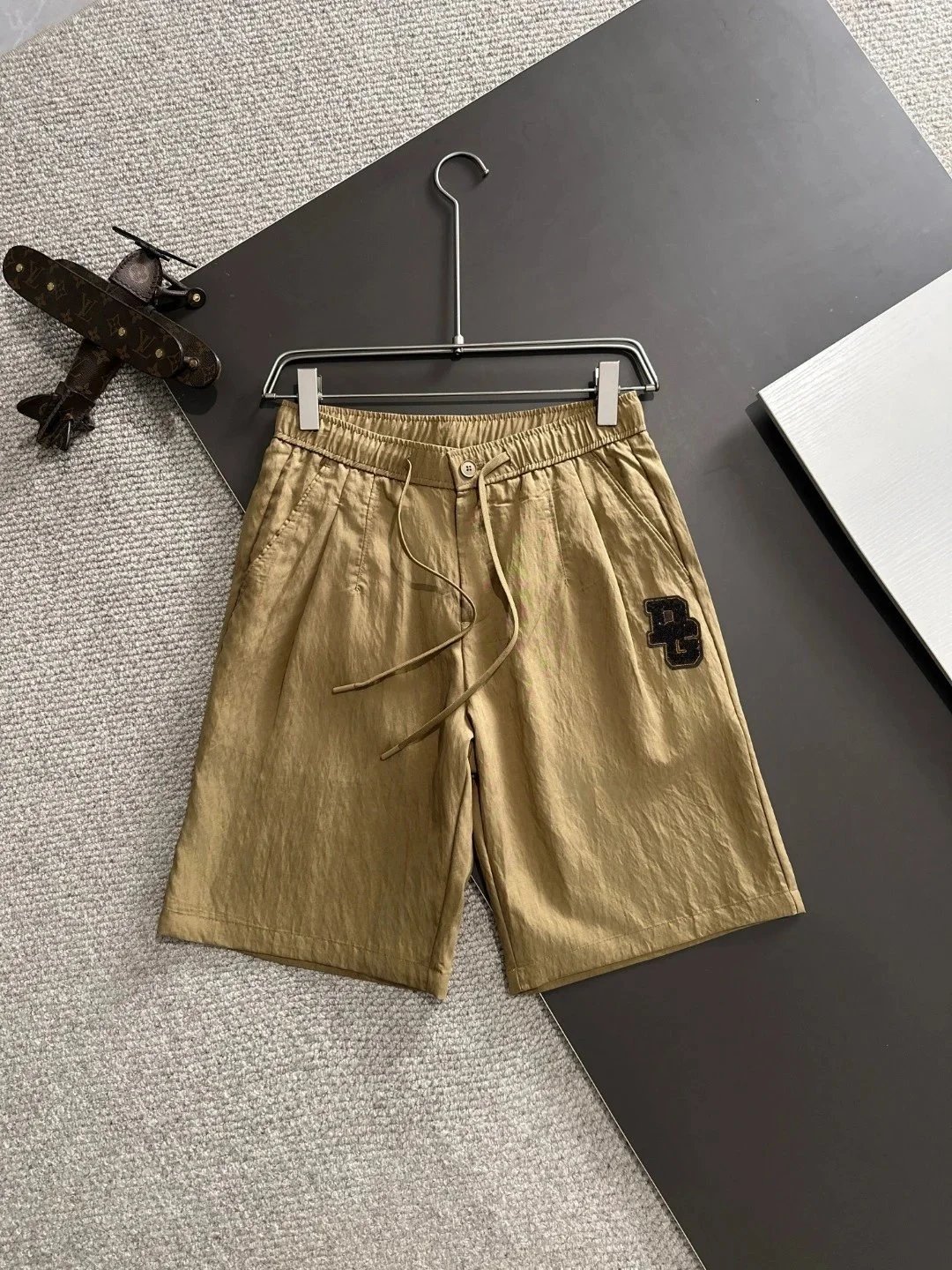 Burberry Shorts Elastic-waist drawstring with patch pockets — Dol*ce & Gab*bana