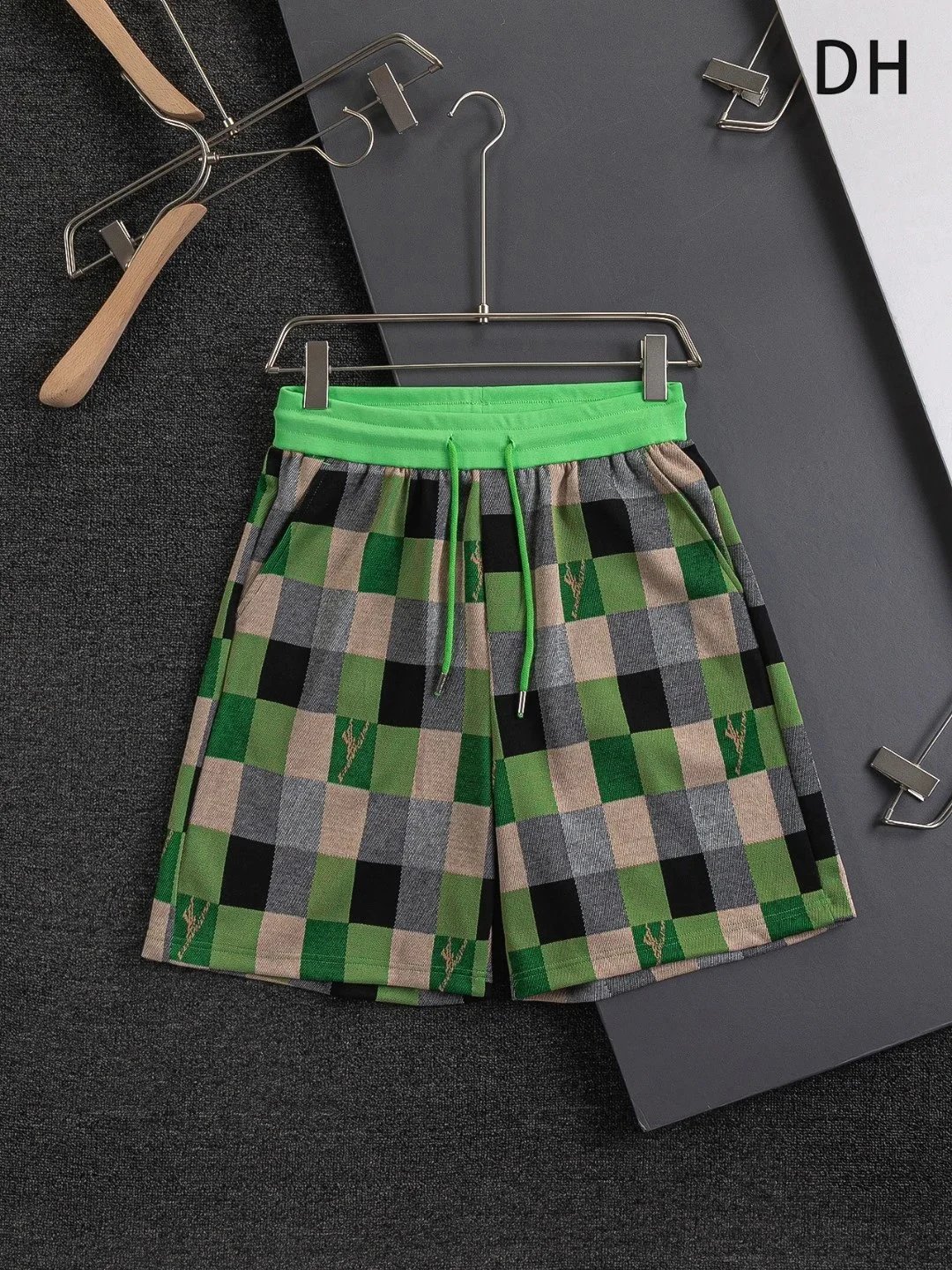 Burberry Shorts Elastic-Waist Drawstring — L*OUIS VUIT*TON