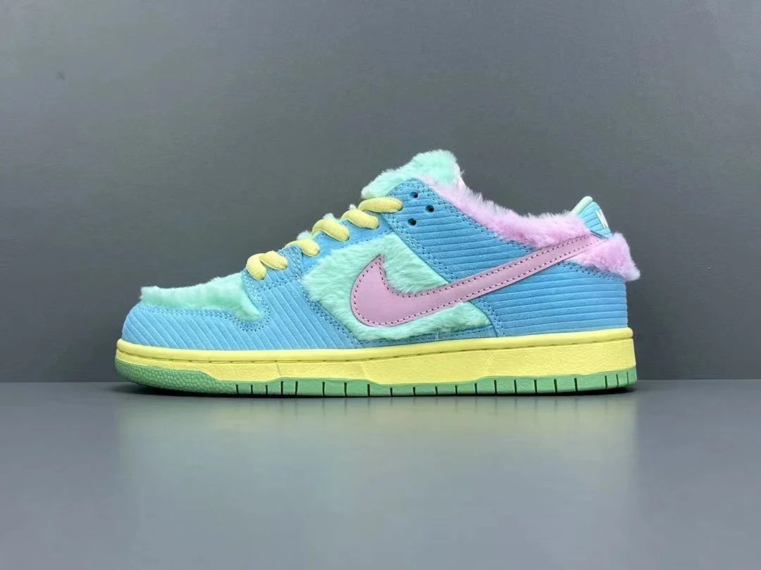 Nike Sneakers SB Dunk Low — Verdy blue-green fleece