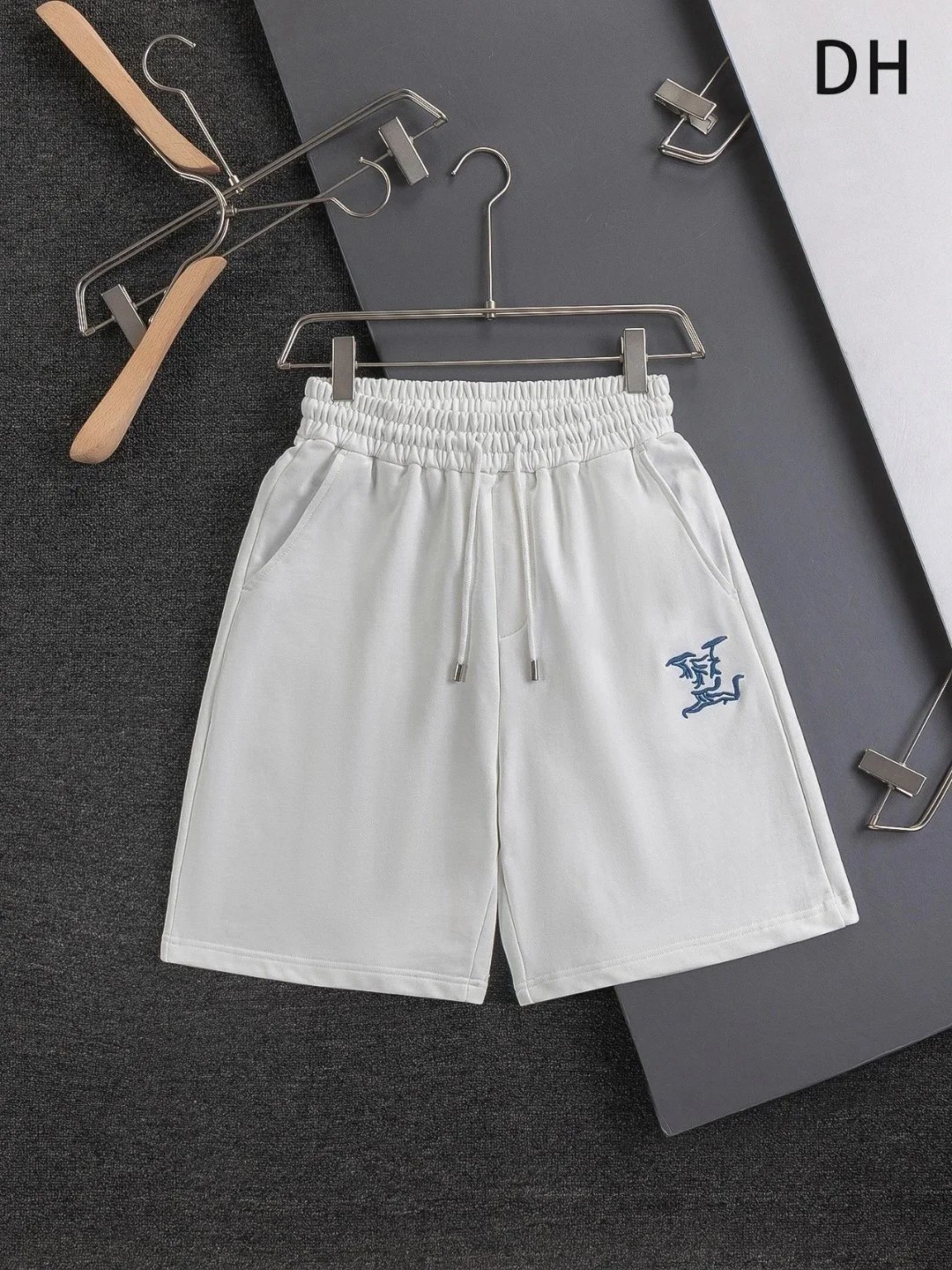 Burberry Shorts Elastic-Waist Drawstring — LO*UIS V*UITTON