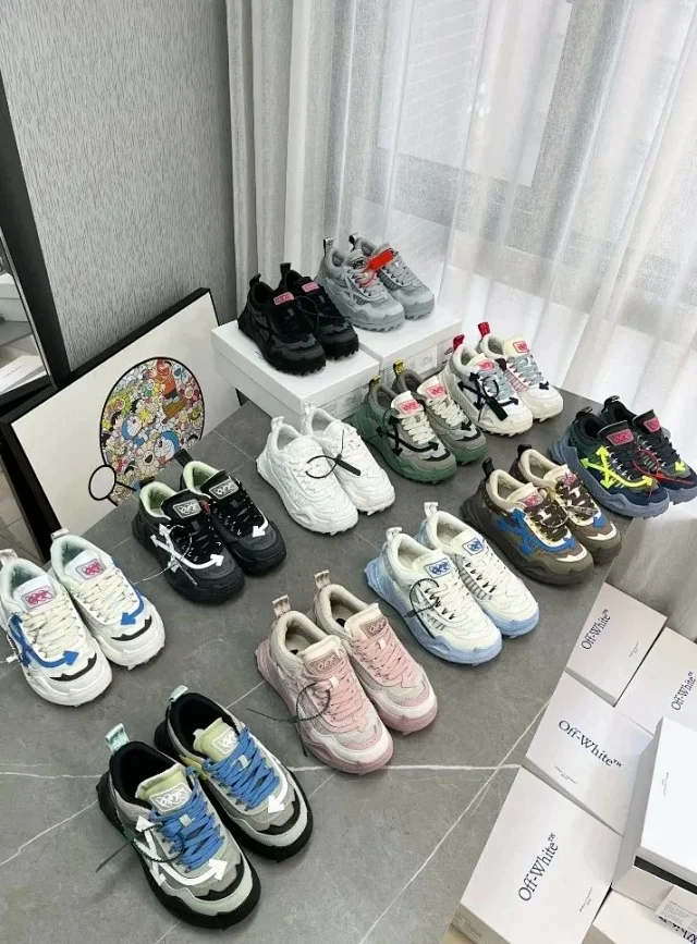 Off-White Sneakers ODSY-1000 product detail image 1