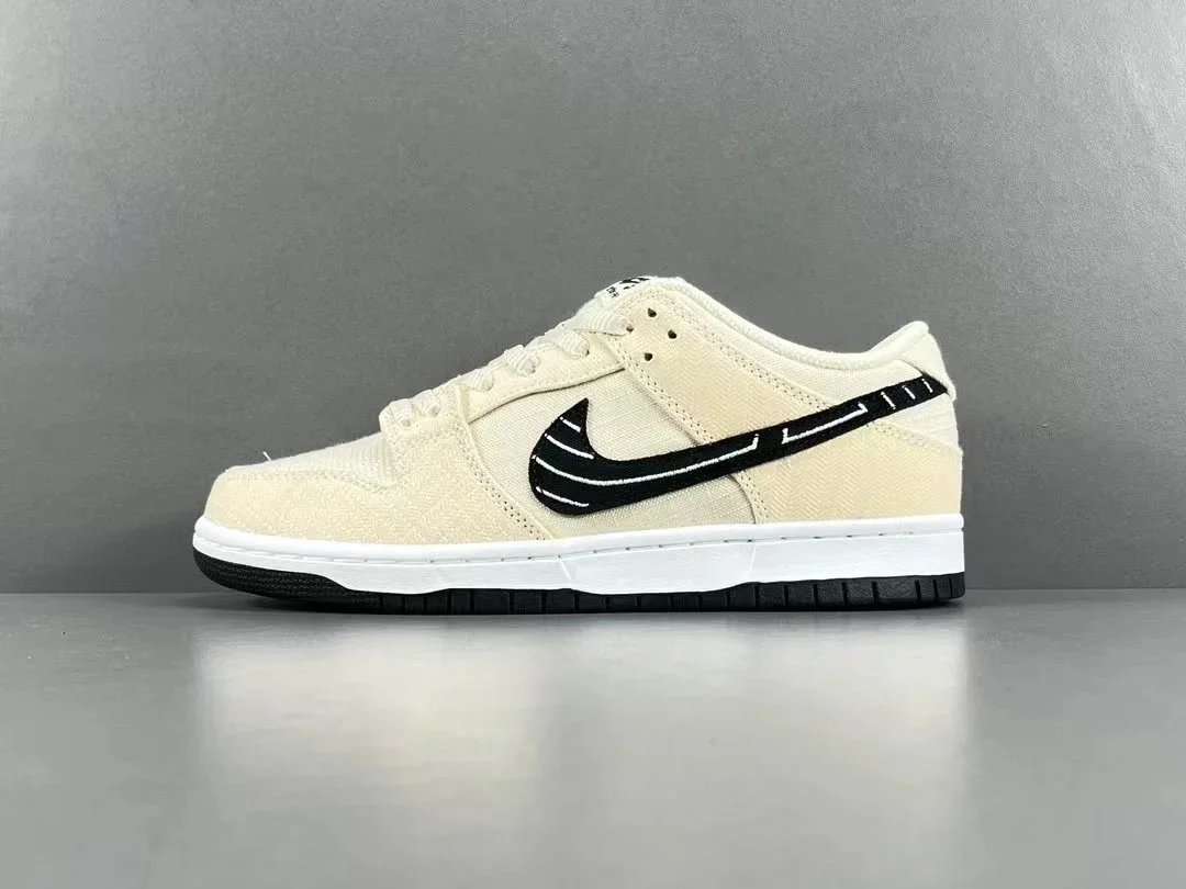 Nike Sneakers SB Dunk Low — rice white and black hook