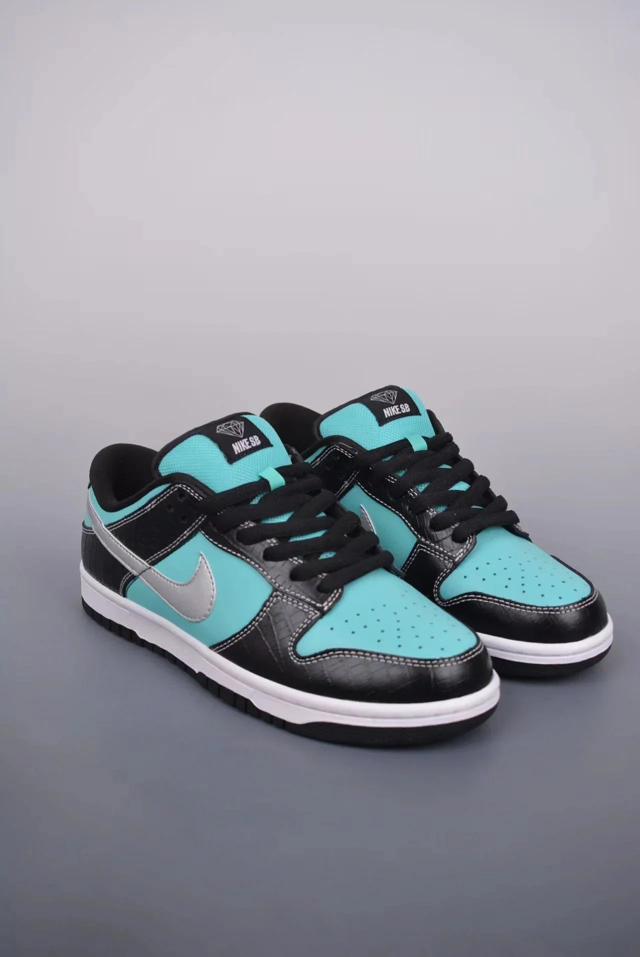 Nike Sneakers SB Dunk Low — Diamond
