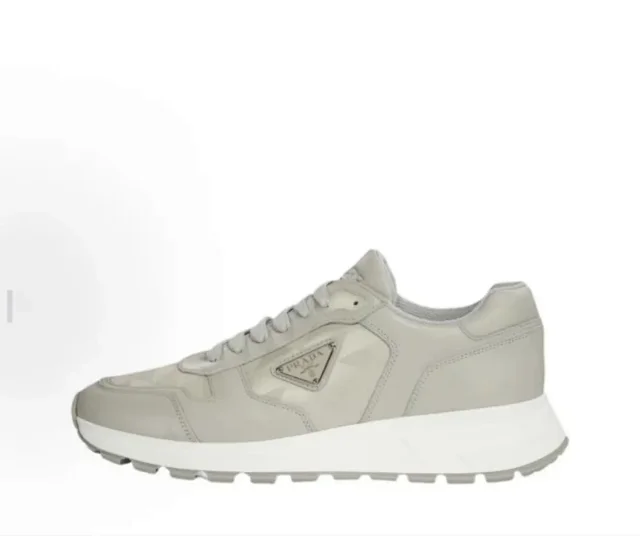 Prada Sneakers Low-Top Triangle Logo product detail image 5