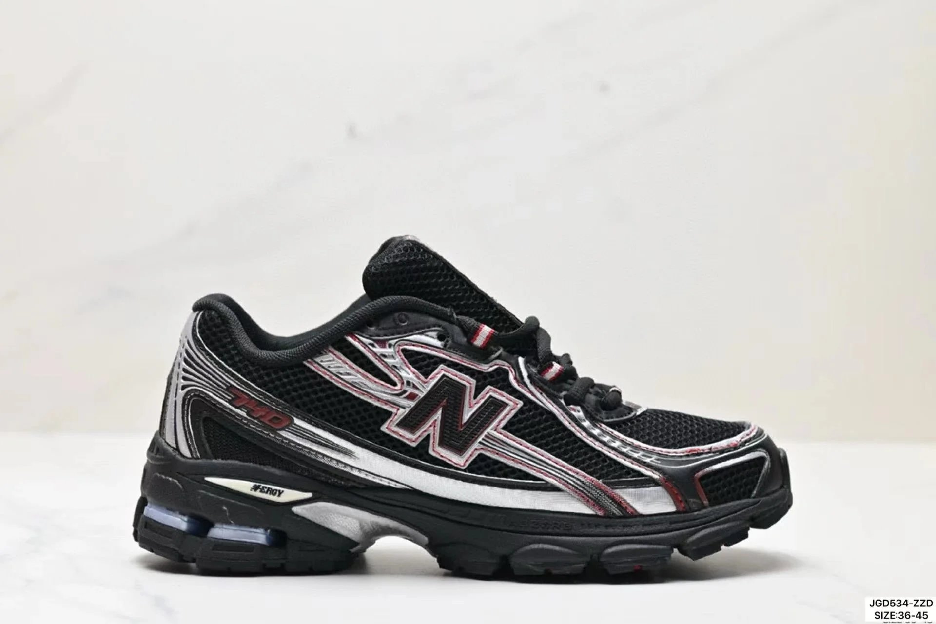 New Balance Sneakers 740 — 20
