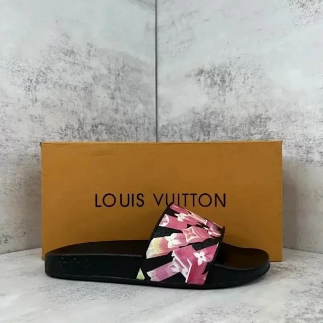 Louis Vuitton Sandals Slide product detail image 9