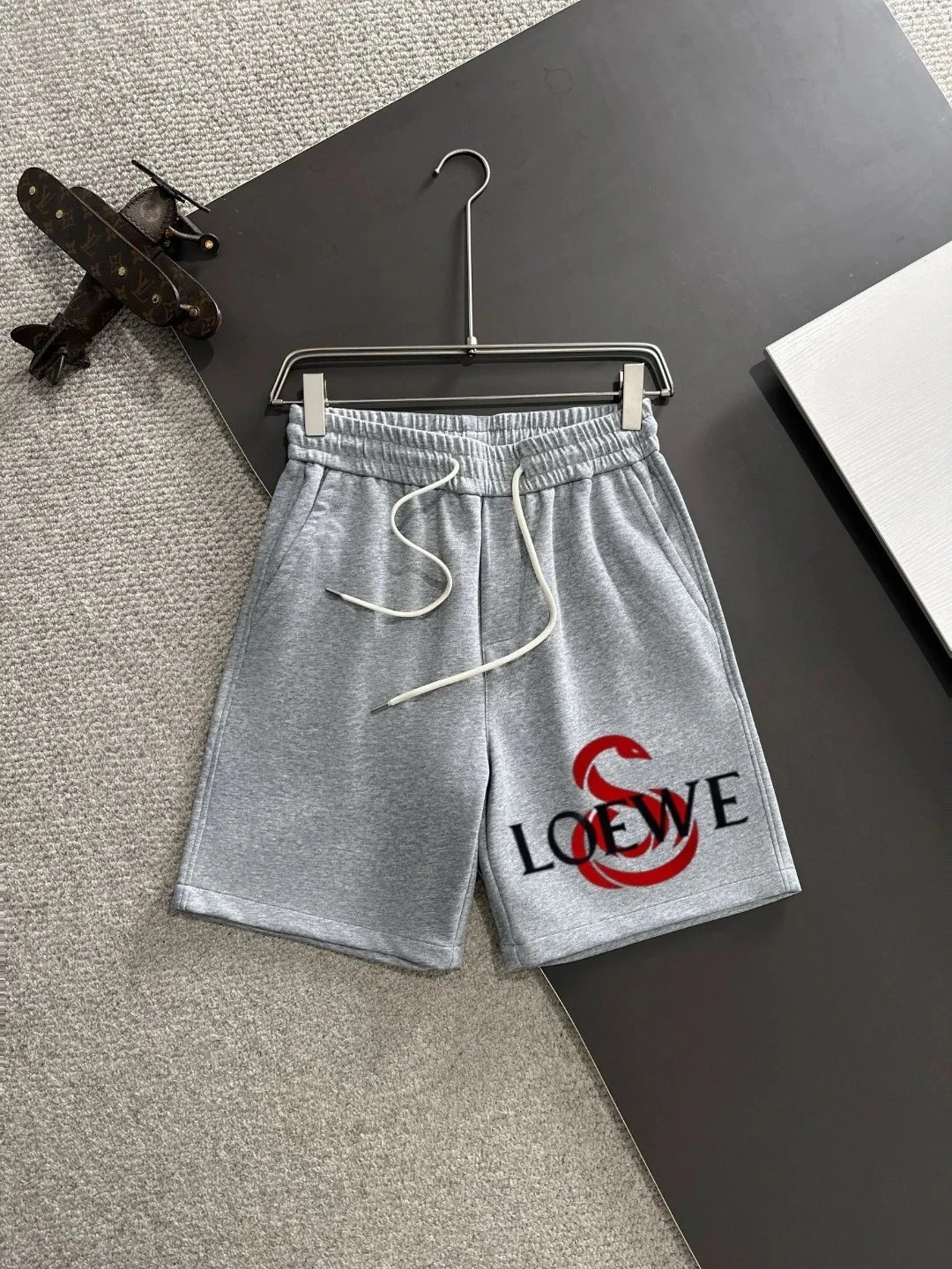 Burberry Shorts Elastic-waist drawstring with patch pockets — LOE*WE