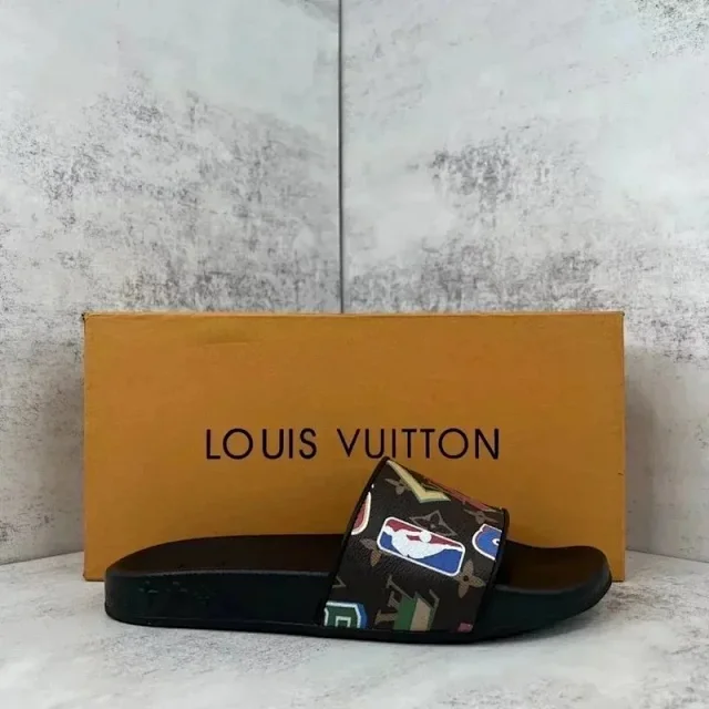 Louis Vuitton Sandals Slide product detail image 8