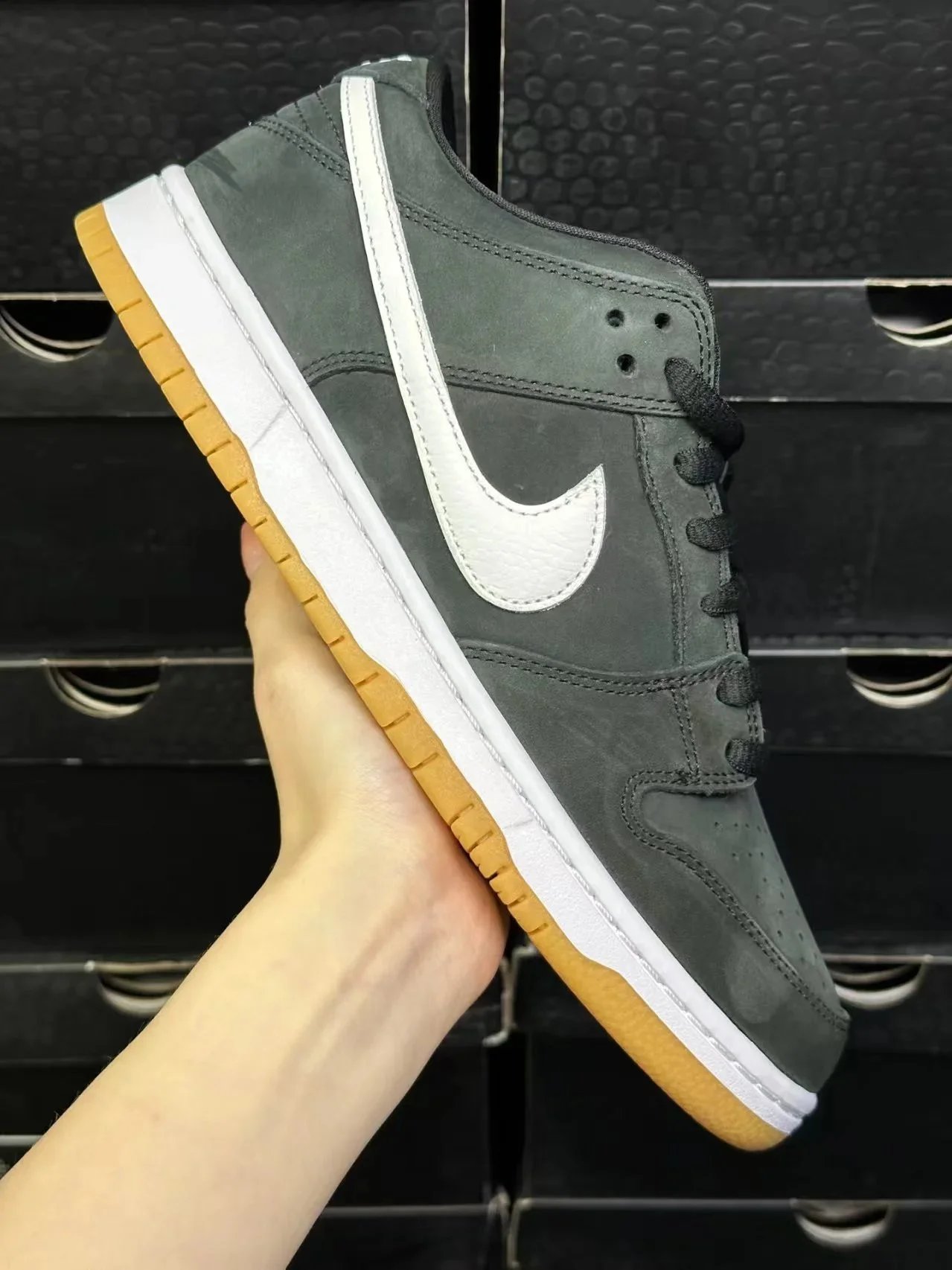 Nike Sneakers SB Dunk Low — Black raw rubber