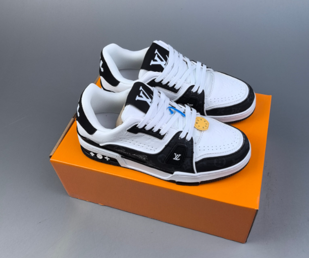 Louis Vuitton Sneakers LV Trainer — 8