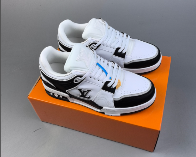 Louis Vuitton Sneakers LV Trainer — 13