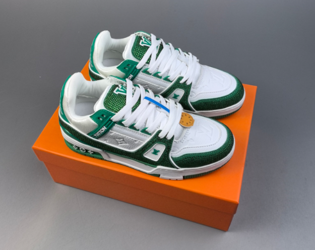 Louis Vuitton Sneakers LV Trainer — 32