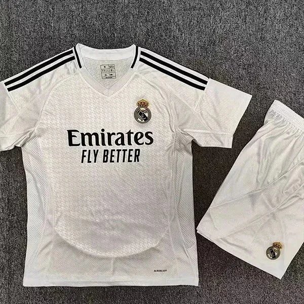 Adidas Football Jerseys 24/25 Club Jersey and Shorts Set — 2425 Real Madrid home does not print