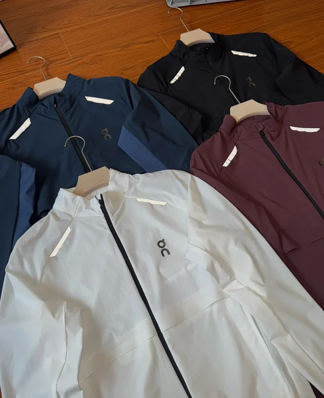 On Jackets Lightweight zip-front running jacket with reflective shoulder trim product detail image 18
